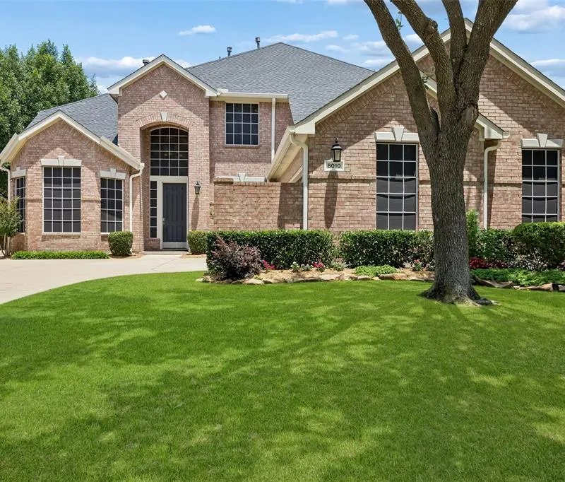 8010 Kings Court, Rowlett TX 75089