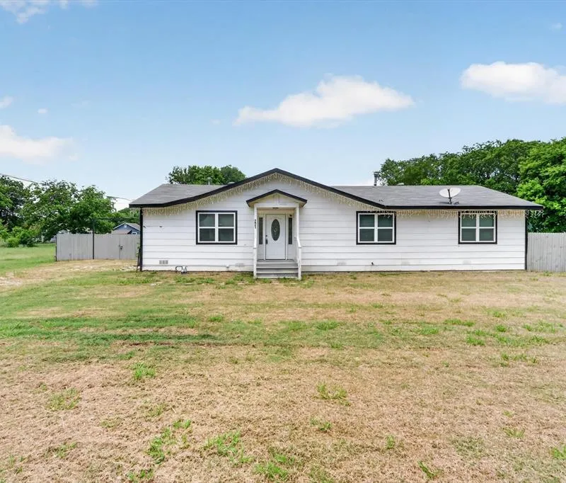 221 2nd Street, Wilmer TX 75172