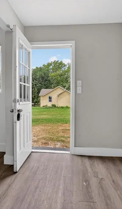 221 2nd Street, Wilmer TX 75172 - Photo 3