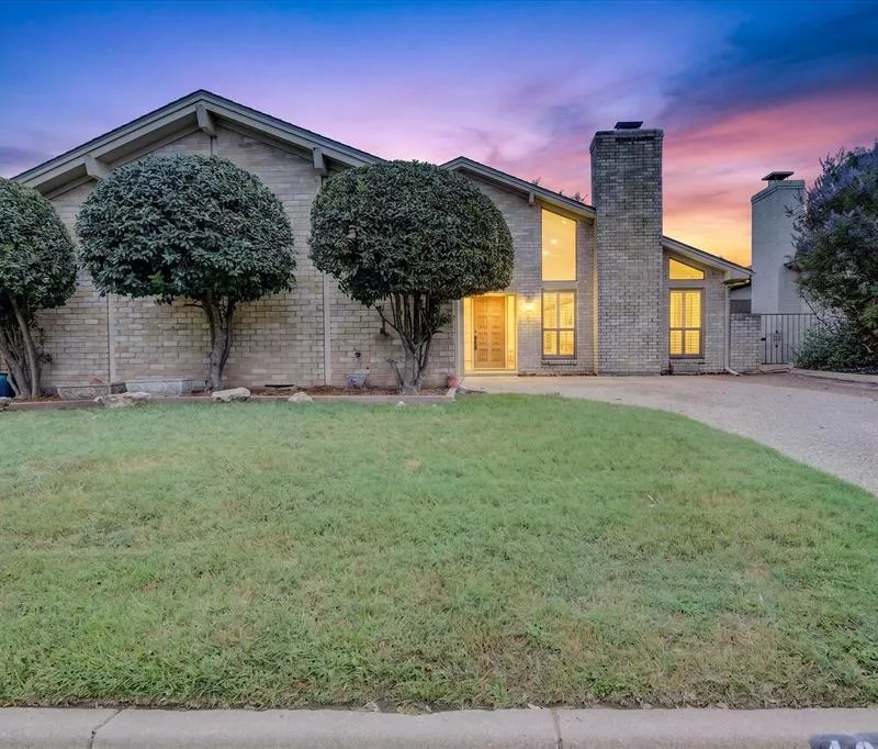 4083 Hidden View Circle, Fort Worth TX 76109