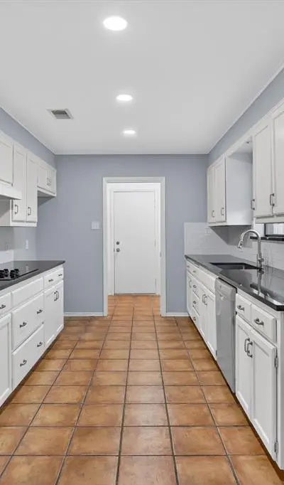 4083 Hidden View Circle, Fort Worth TX 76109 - Photo 3