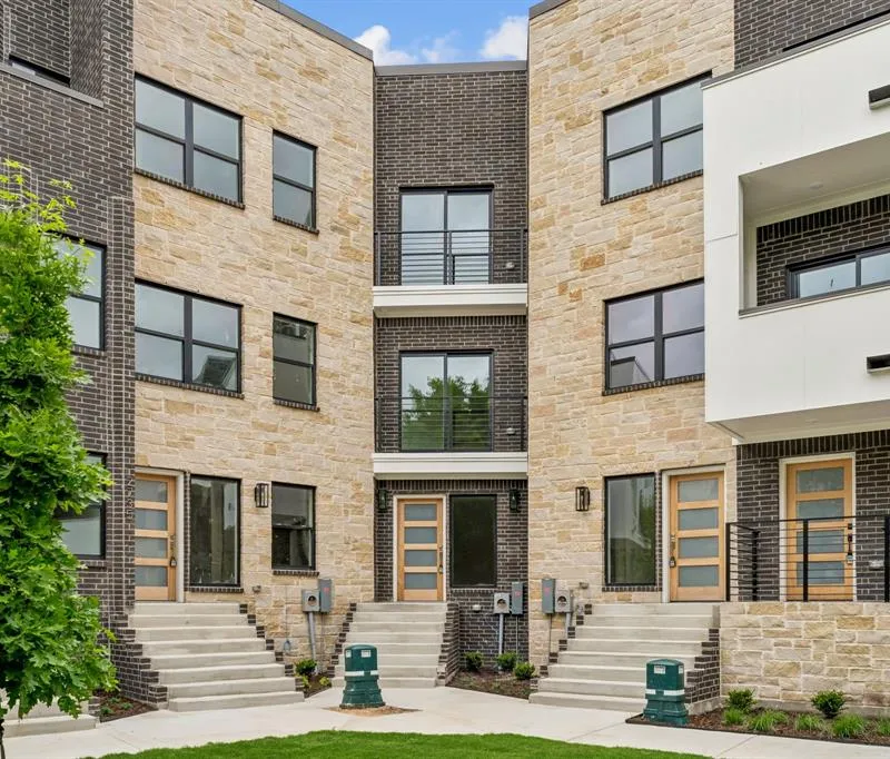 2721 Azalea Park Circle, Fort Worth TX 76107