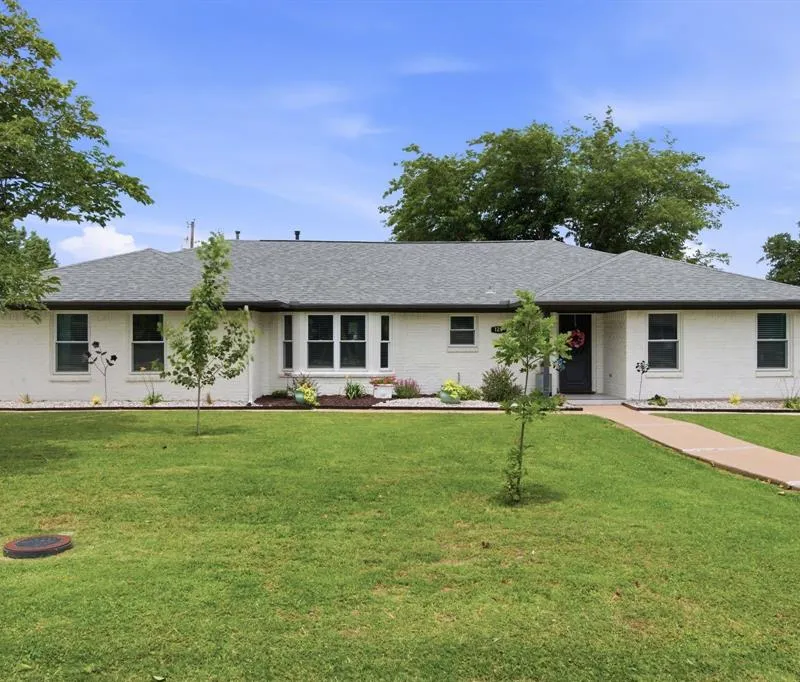 125 Villa Park Drive, Highland Village TX 75077