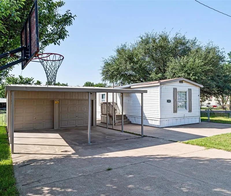 4001 Gloria Drive, Granbury TX 76049