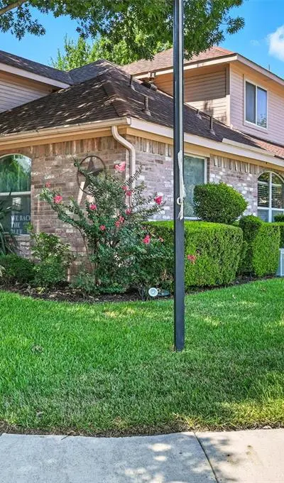 309 Familia Court, Irving TX 75061 - Photo 3