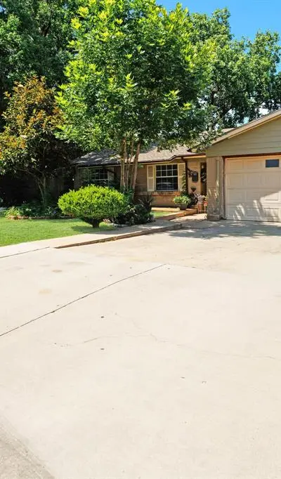 509 E Phillips Court, Grand Prairie TX 75051 - Photo 2