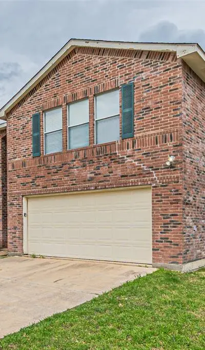 3016 Cesareo Drive, Grand Prairie TX 75052 - Photo 3