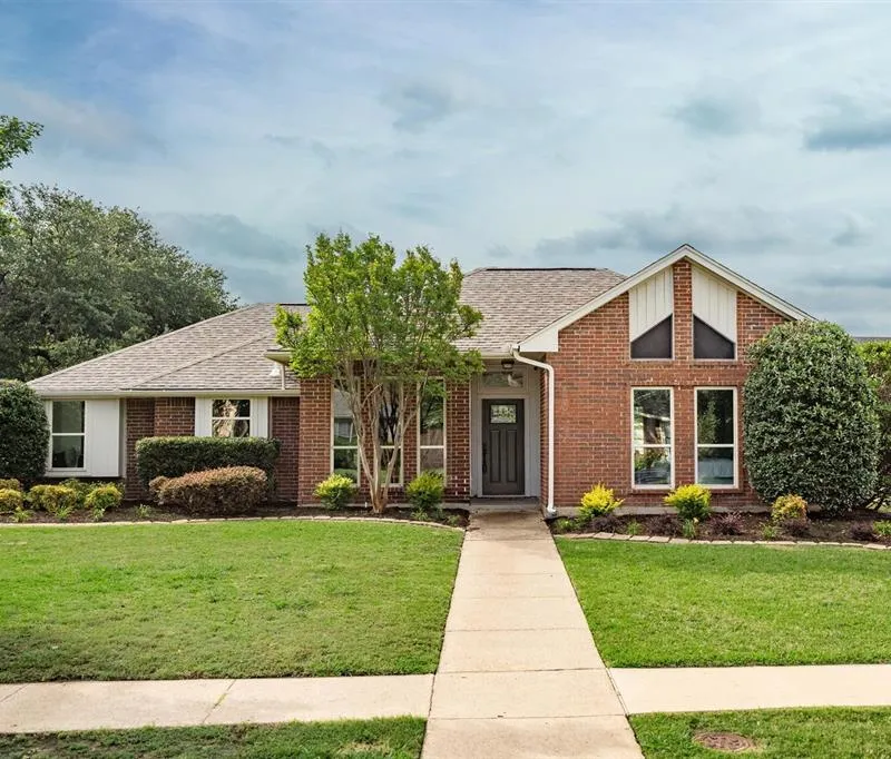 1902 Lansdown Drive, Carrollton TX 75010