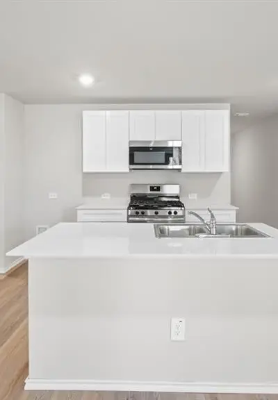 5533 ROLLINS Drive, Denton TX 76249 - Photo 2