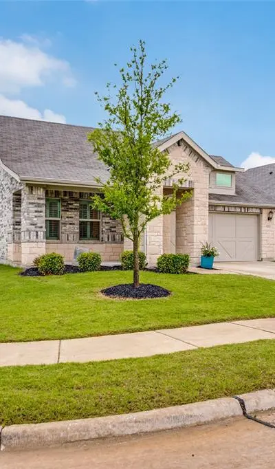 3424 Chivalry Drive, Denton TX 76207 - Photo 2