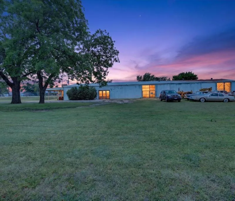 1092 W Highway 199, Springtown TX 76082