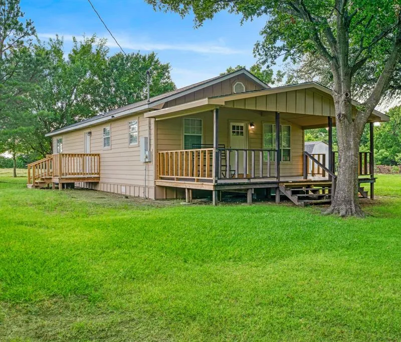 1982 County Road 1415, Bonham TX 75418