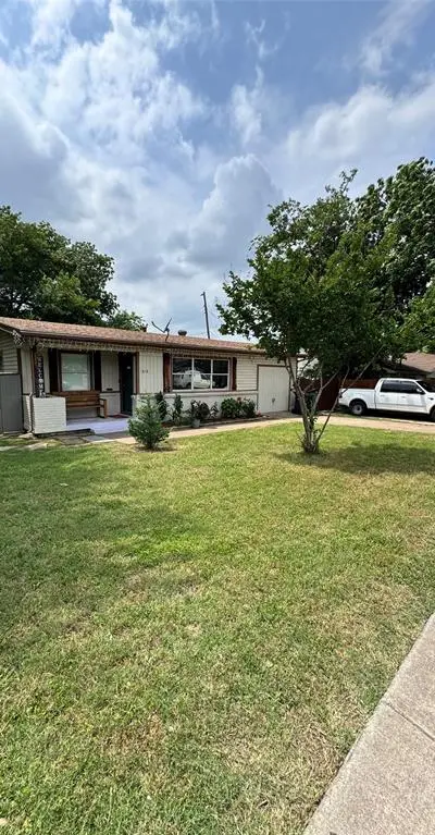 1812 Melissa Street, Arlington TX 76010 - Photo 4