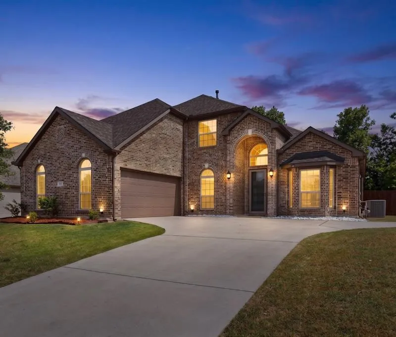 852 State Street, DeSoto TX 75115