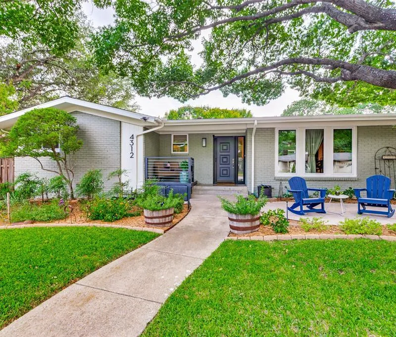 4312 Warnock Court, Fort Worth TX 76109