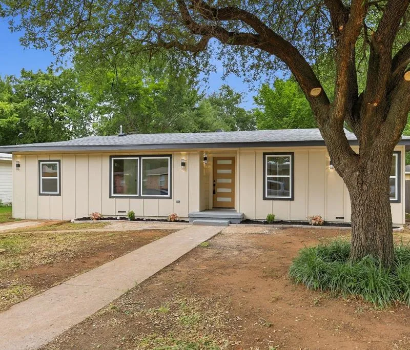 711 Drummond Drive, Arlington TX 76012