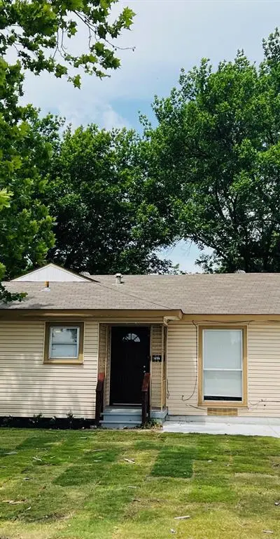 1026 SW 3rd Street, Grand Prairie TX 75051