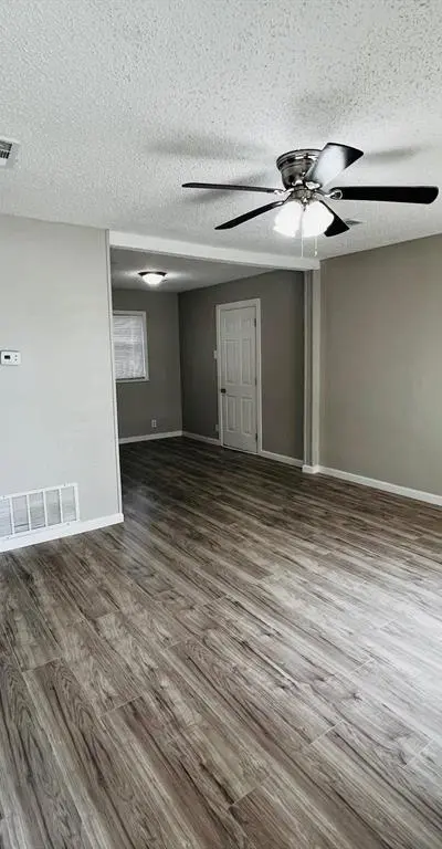 1026 SW 3rd Street, Grand Prairie TX 75051 - Photo 3