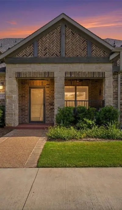 1117 Blue Bill Lane, Arlington TX 76005 - Photo 2