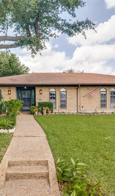 1217 Gardengate Circle, Garland TX 75043