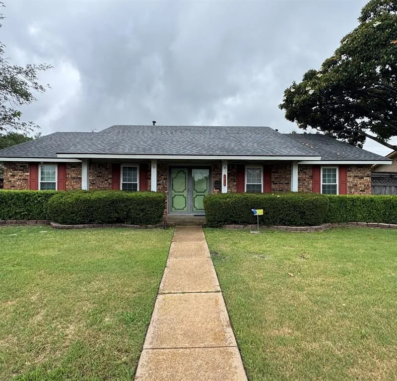 3818 Twin Falls Street, Irving TX 75062