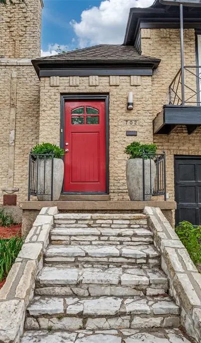702 N Hampton Road, Dallas TX 75208 - Photo 2