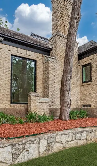702 N Hampton Road, Dallas TX 75208 - Photo 3