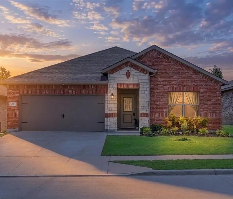 9705 Olanta Trail, Fort Worth TX 76108