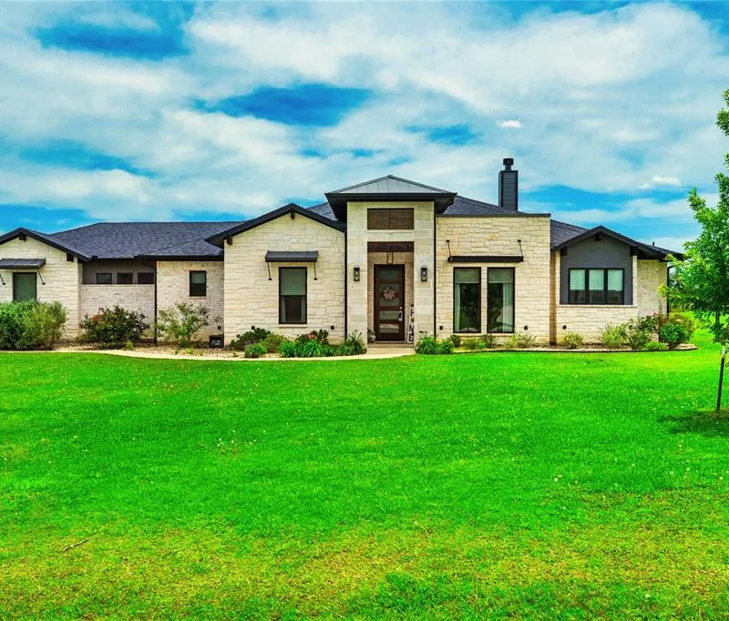 1024 Henry Way, Springtown TX 76082