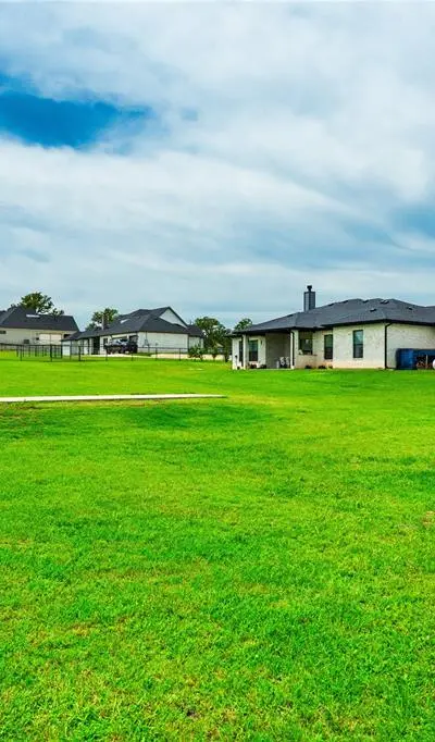 1024 Henry Way, Springtown TX 76082 - Photo 3