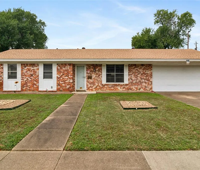937 Patricia Street, Irving TX 75060