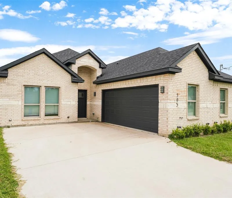 505 Melody Circle, Kaufman TX 75142