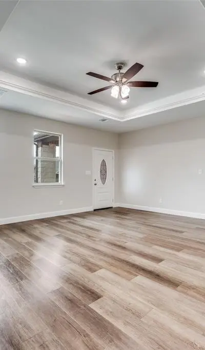 1704 Kings Lane, Commerce TX 75428 - Photo 2