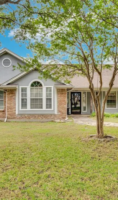 141 Country Drive, Waxahachie TX 75165