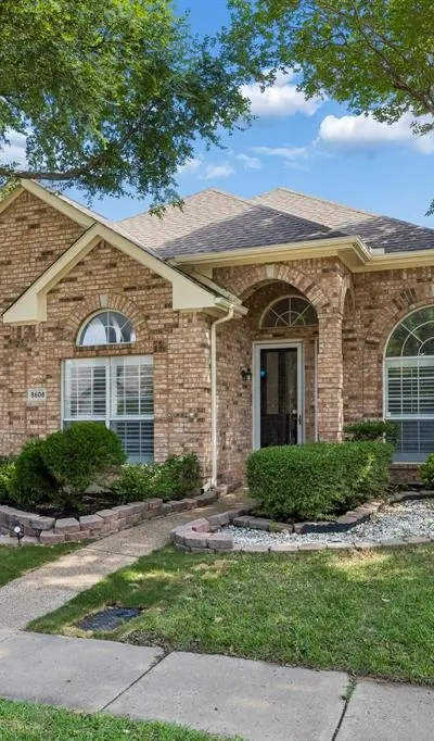 8608 Mill Creek Road, Irving TX 75063 - Photo 2