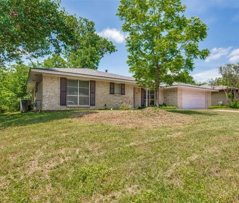 1121 Billie Ruth Lane, Hurst TX 76053