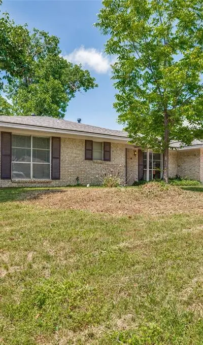 1121 Billie Ruth Lane, Hurst TX 76053
