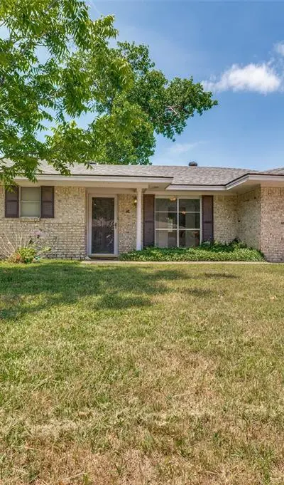 1121 Billie Ruth Lane, Hurst TX 76053 - Photo 2