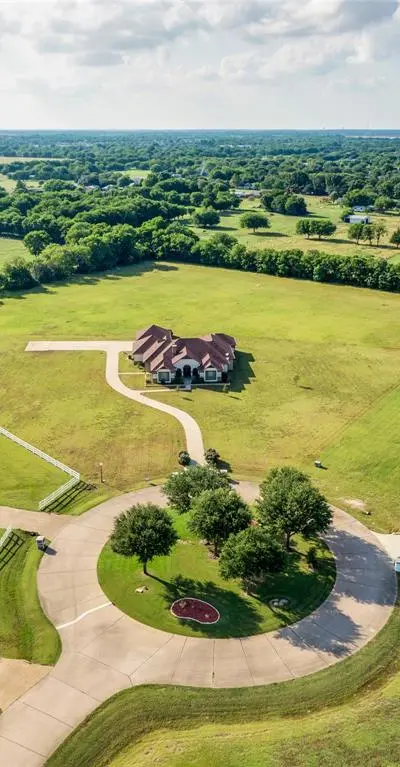 185 Steel Dust Drive, Red Oak TX 75154