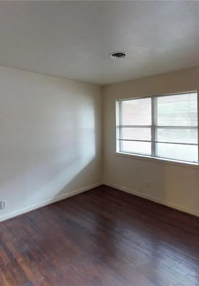1705 Crescent Street, Denton TX 76201 - Photo 3