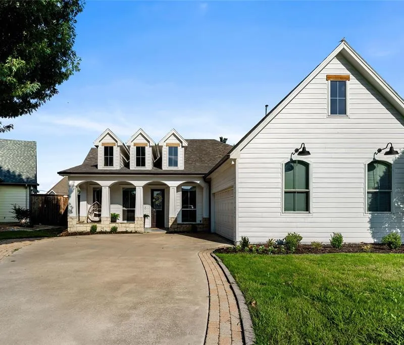 520 Dooley Court, Grapevine TX 76051