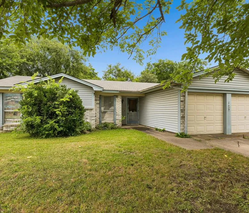 122 Cimarron Lane, Arlington TX 76014