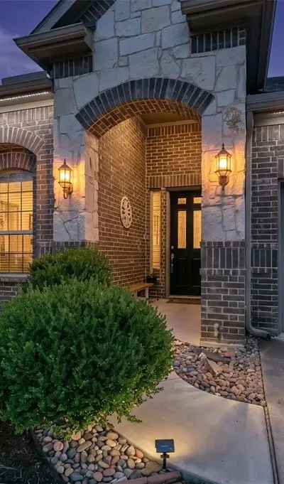 12209 Yarmouth Lane, Fort Worth TX 76108 - Photo 2