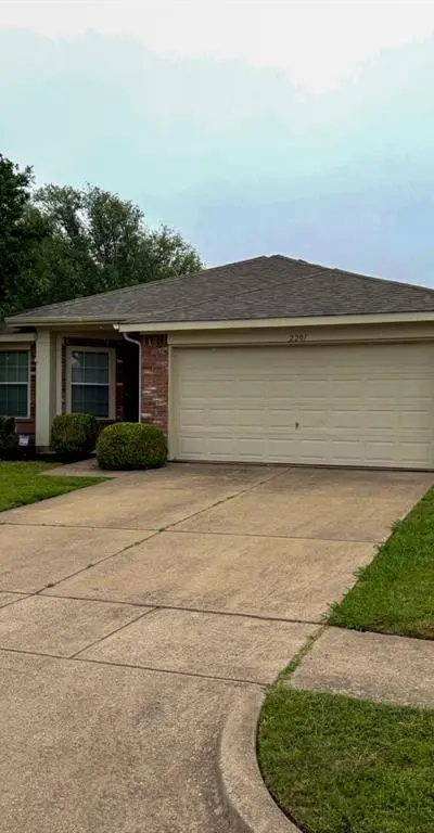 2201 Southridge Lane, Sherman TX 75092 - Photo 2