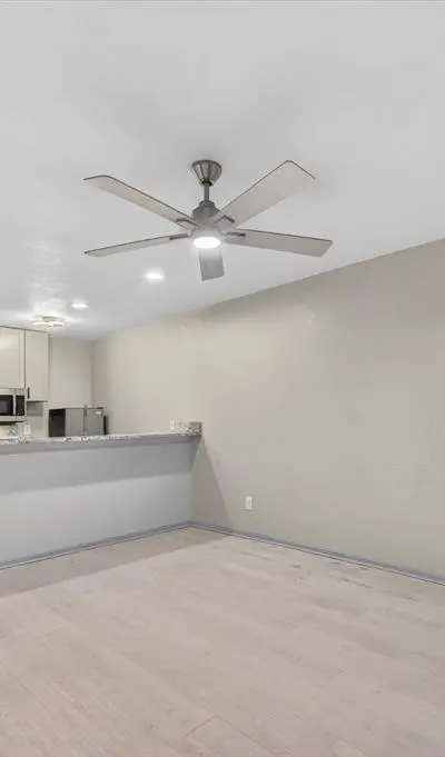 1810 N Garrett Avenue # 124, Dallas TX 75206