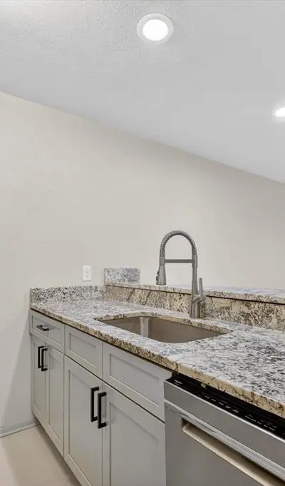 1810 N Garrett Avenue # 124, Dallas TX 75206 - Photo 4