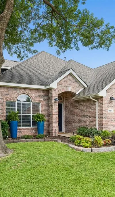 9217 Inverness Drive, Rowlett TX 75089