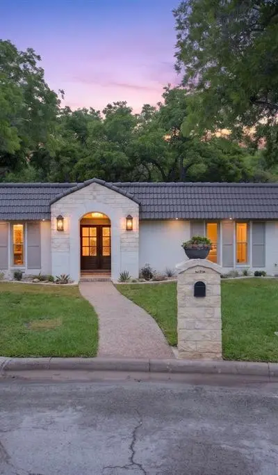 1512 Northcrest Court, Fort Worth TX 76107 - Photo 2