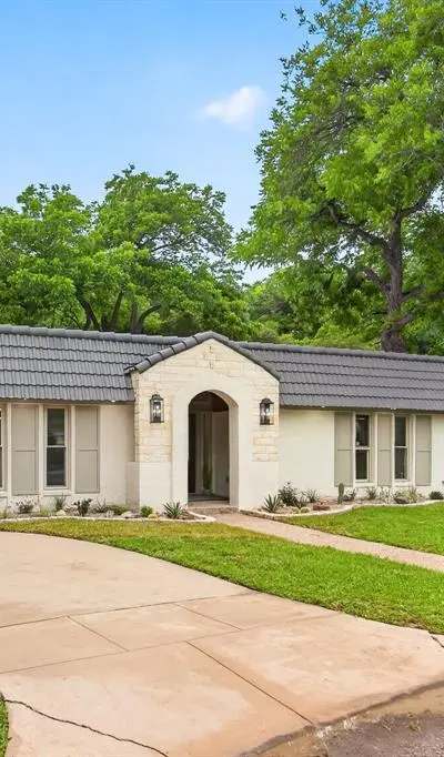 1512 Northcrest Court, Fort Worth TX 76107 - Photo 3