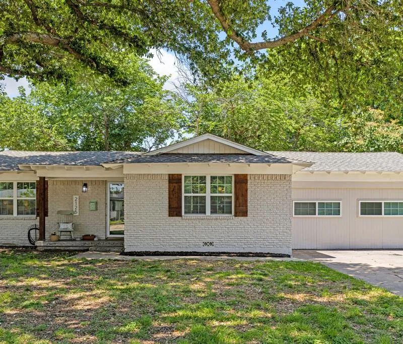 2125 Elton Road, Haltom City TX 76117